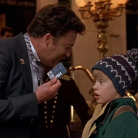 Visa Card in Home Alone 2